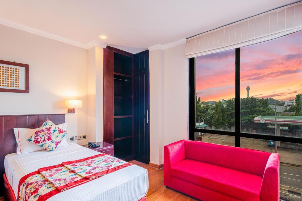 Earl'S Red Colombo Hotel Ngoại thất bức ảnh