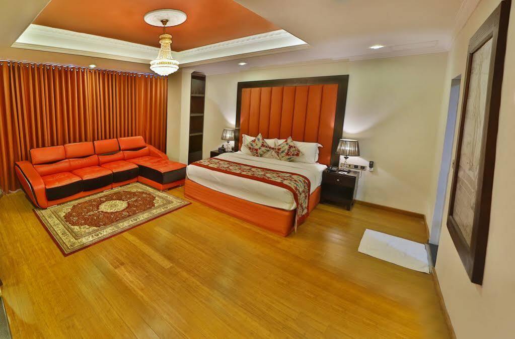 Earl'S Red Colombo Hotel Ngoại thất bức ảnh