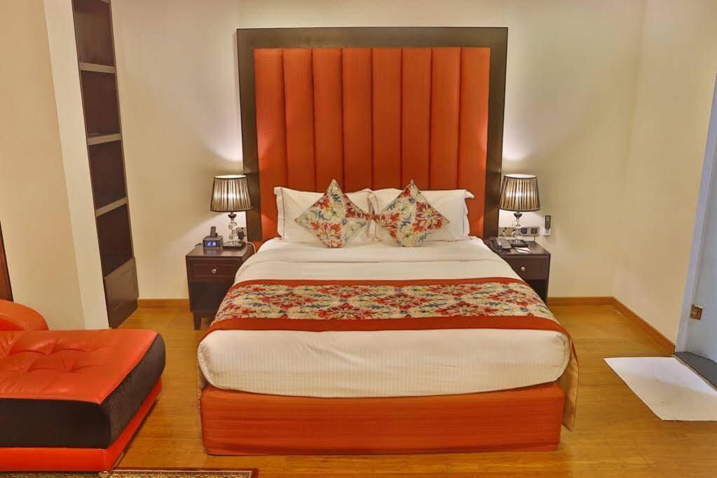 Earl'S Red Colombo Hotel Ngoại thất bức ảnh