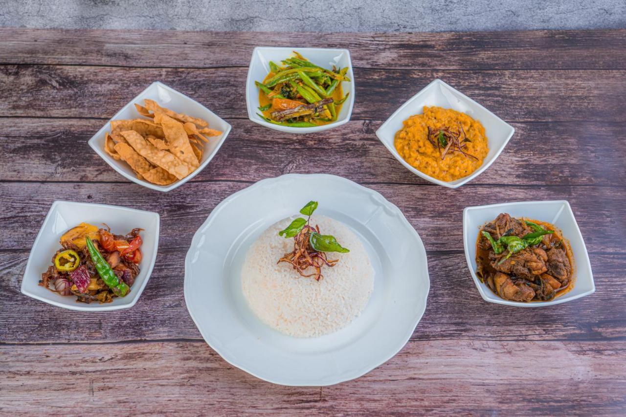 Earl'S Red Colombo Hotel Ngoại thất bức ảnh